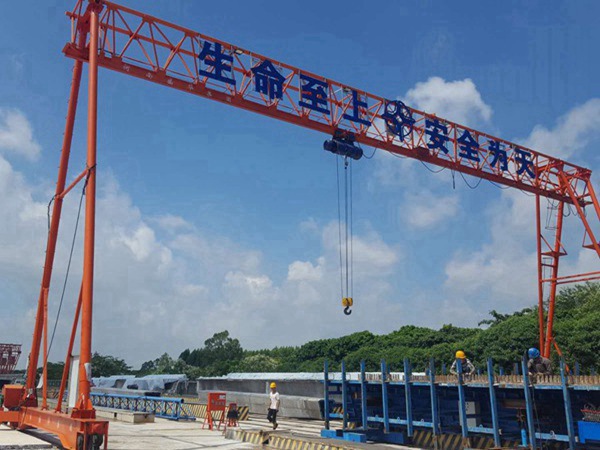 貴州貴陽(yáng)龍門(mén)吊出租廠(chǎng)家10噸龍門(mén)吊價(jià)格親民